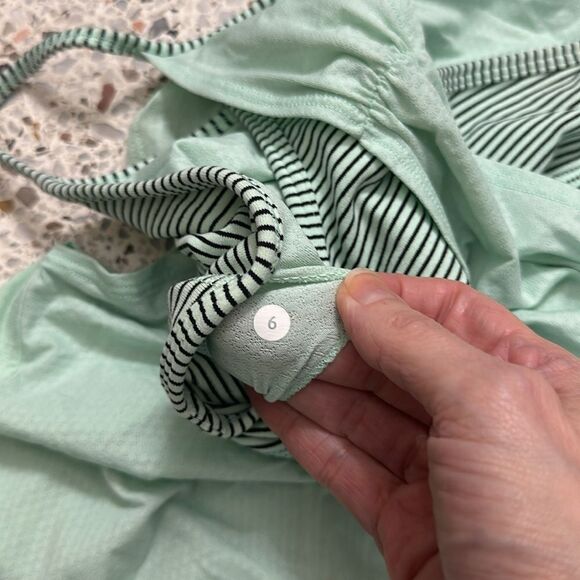 Lululemon No Limits mint green navy built in sports bra tank top 4 - Picture 3 of 4